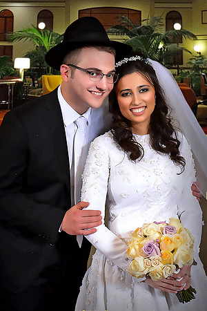 Couple in Lobby Lighter DSC_7792@2FX@6