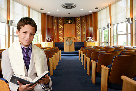 DSC_7369 Boy in Chapel